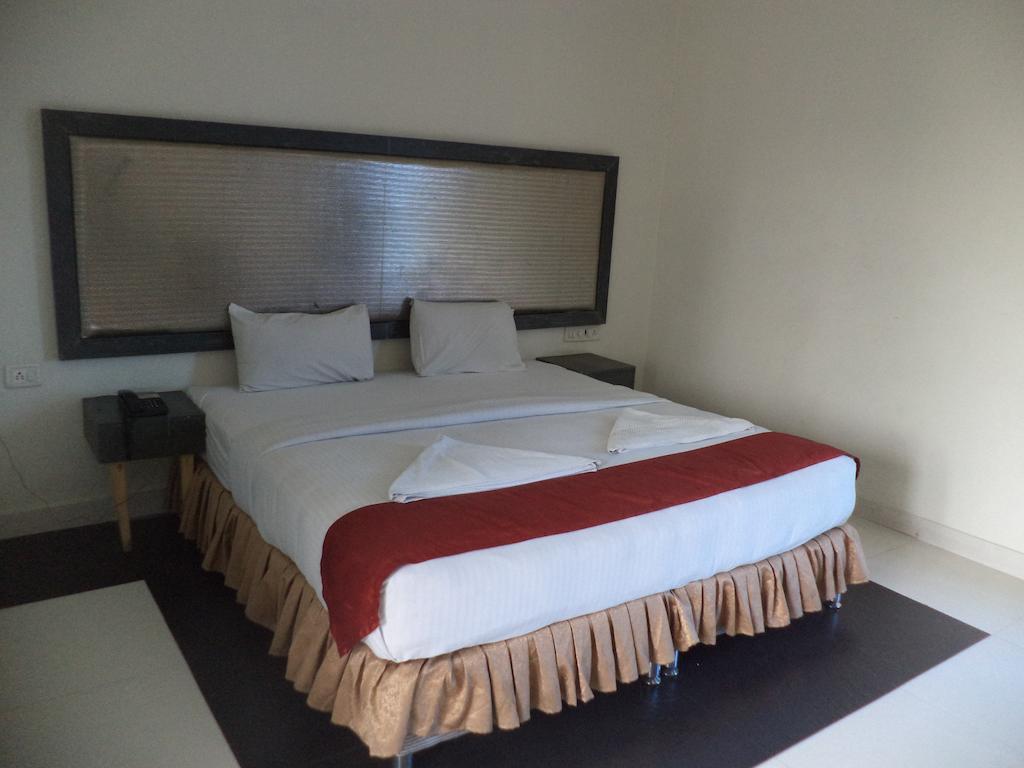 Hotel O Palak Residency Near Erragadda Metro Station Haidarábád Szoba fotó