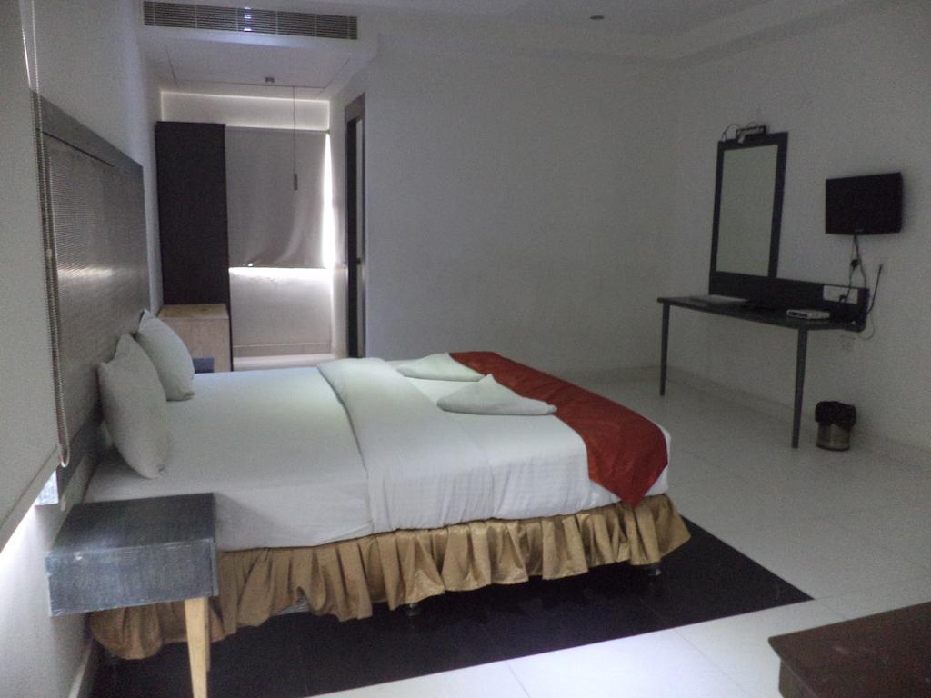Hotel O Palak Residency Near Erragadda Metro Station Haidarábád Szoba fotó