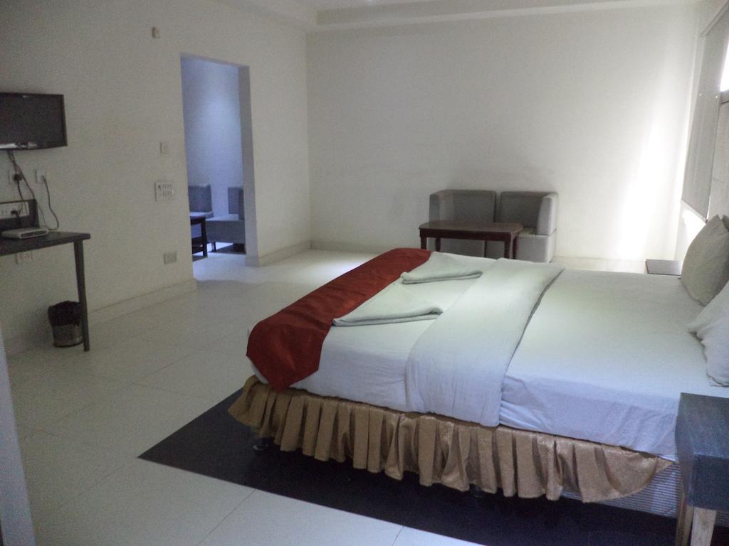 Hotel O Palak Residency Near Erragadda Metro Station Haidarábád Szoba fotó
