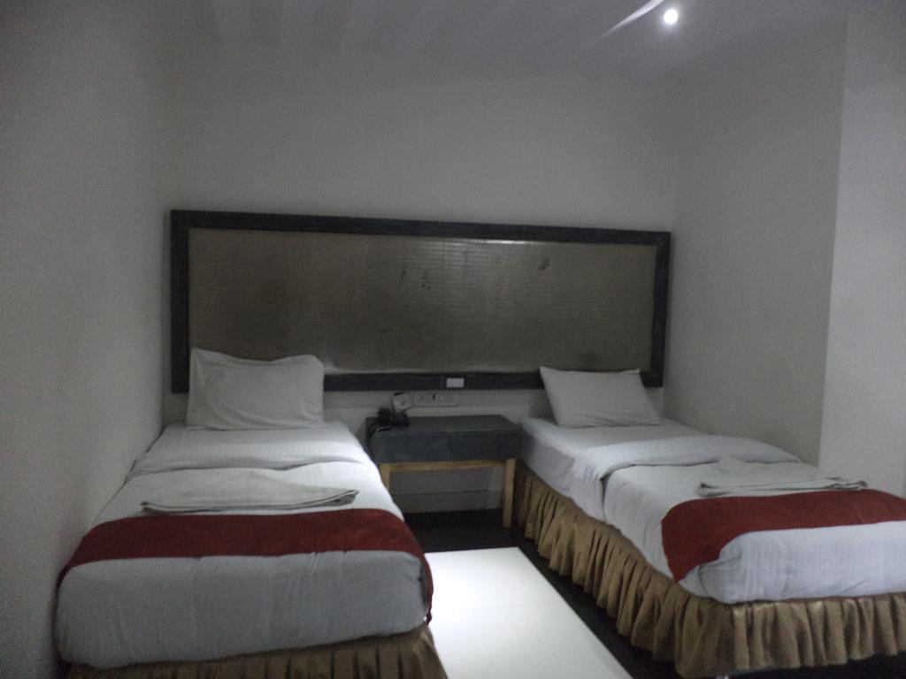 Hotel O Palak Residency Near Erragadda Metro Station Haidarábád Kültér fotó