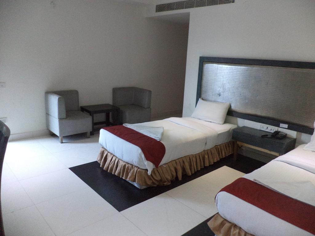 Hotel O Palak Residency Near Erragadda Metro Station Haidarábád Kültér fotó