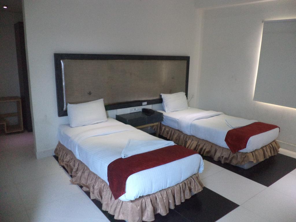 Hotel O Palak Residency Near Erragadda Metro Station Haidarábád Kültér fotó
